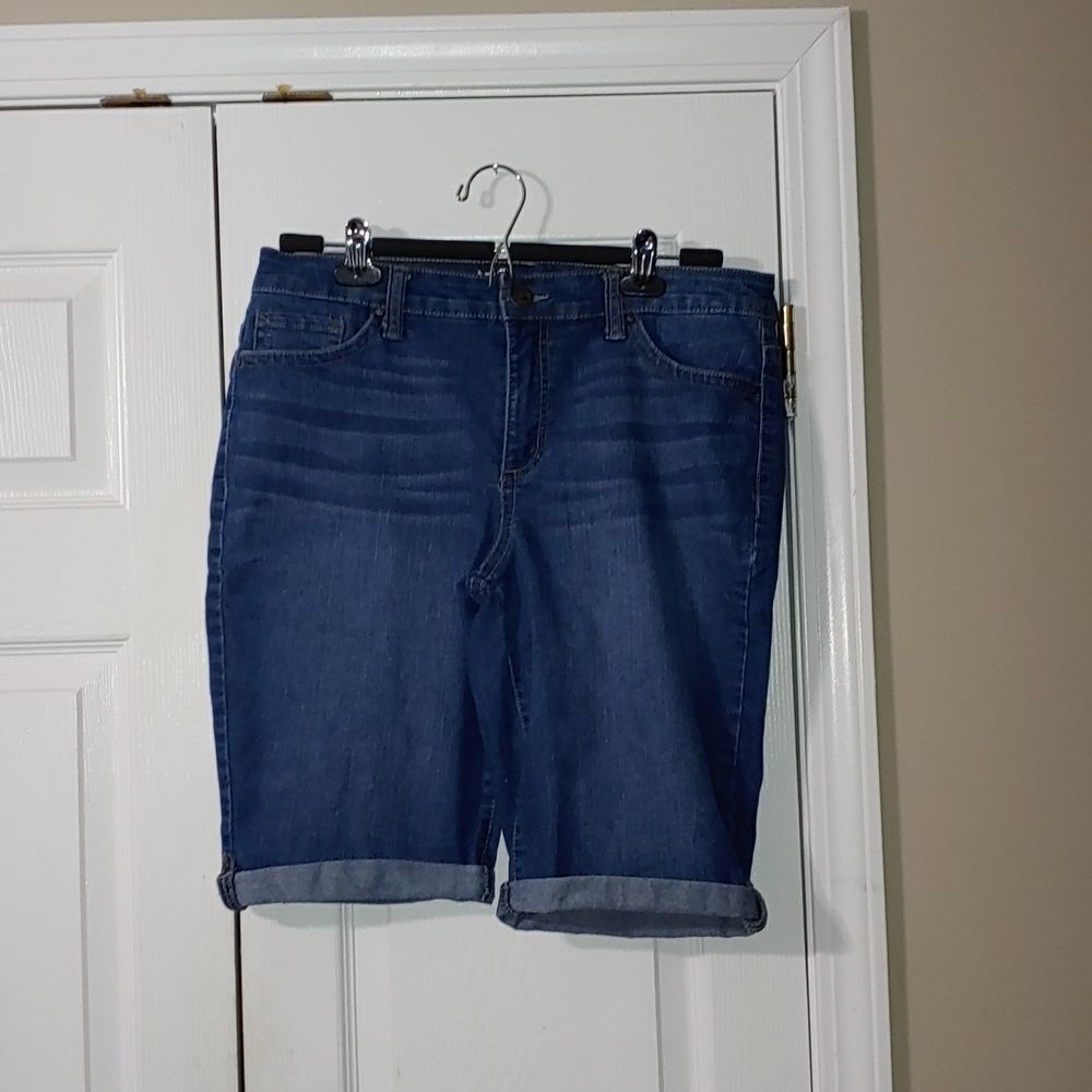 New Directions bermuda Weekend shorts Sz 12 NWOT